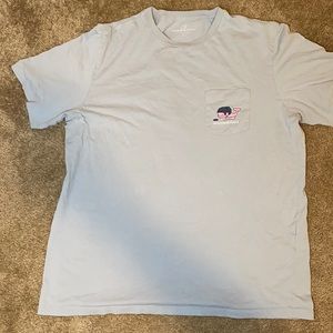 Vineyard vine large T-shirt